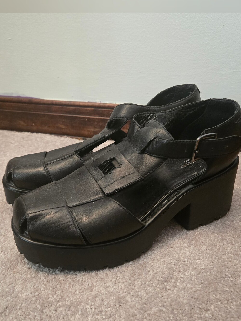 Vagabond Black Leather Chunky Platform Sandals